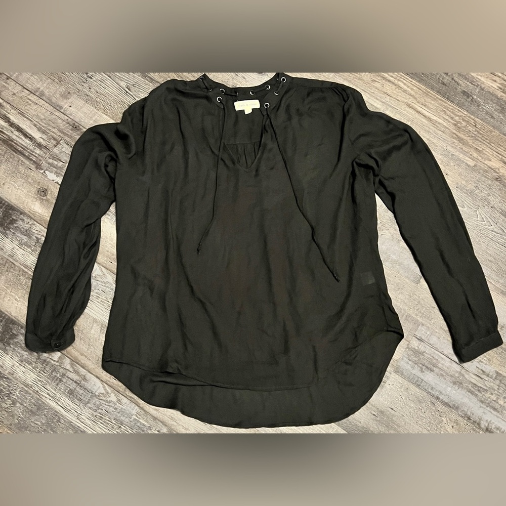 Anthropologie CLOTH & STONE~Women
Large/ Black 100% Rayon VNeck